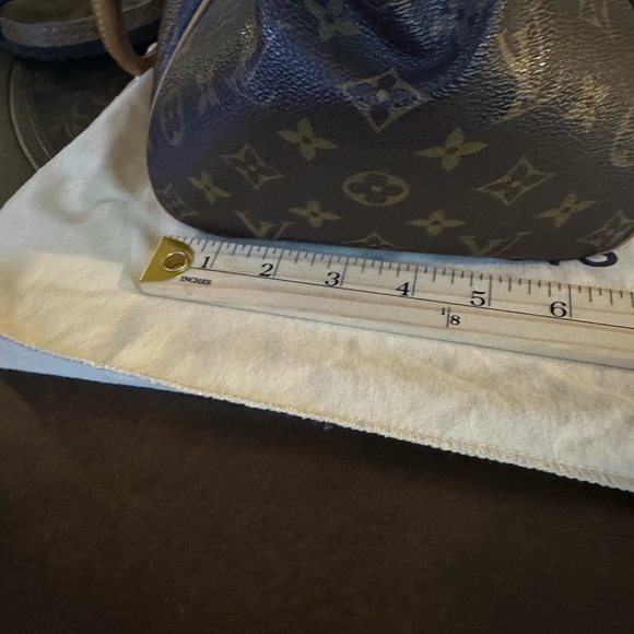 Louis Vuitton Tivoli
Brown Monogram Handbag
🔥🔥🔥🔥🔥🔥🔥🔥 - Picture 11 of 11